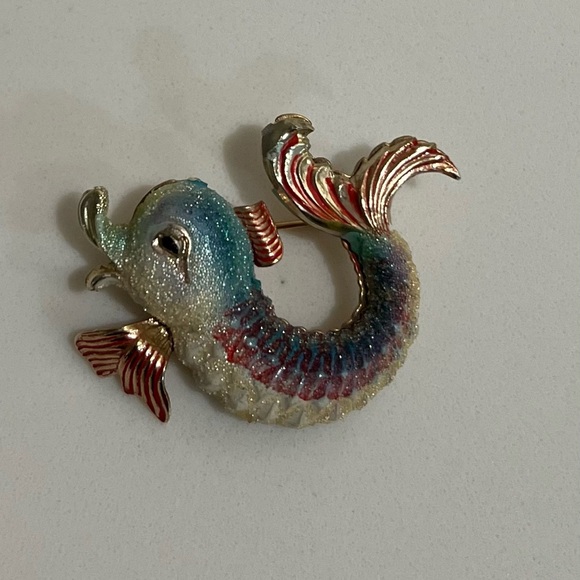 Jewelry - Vintage enamel koi fish pin. Iridescent
